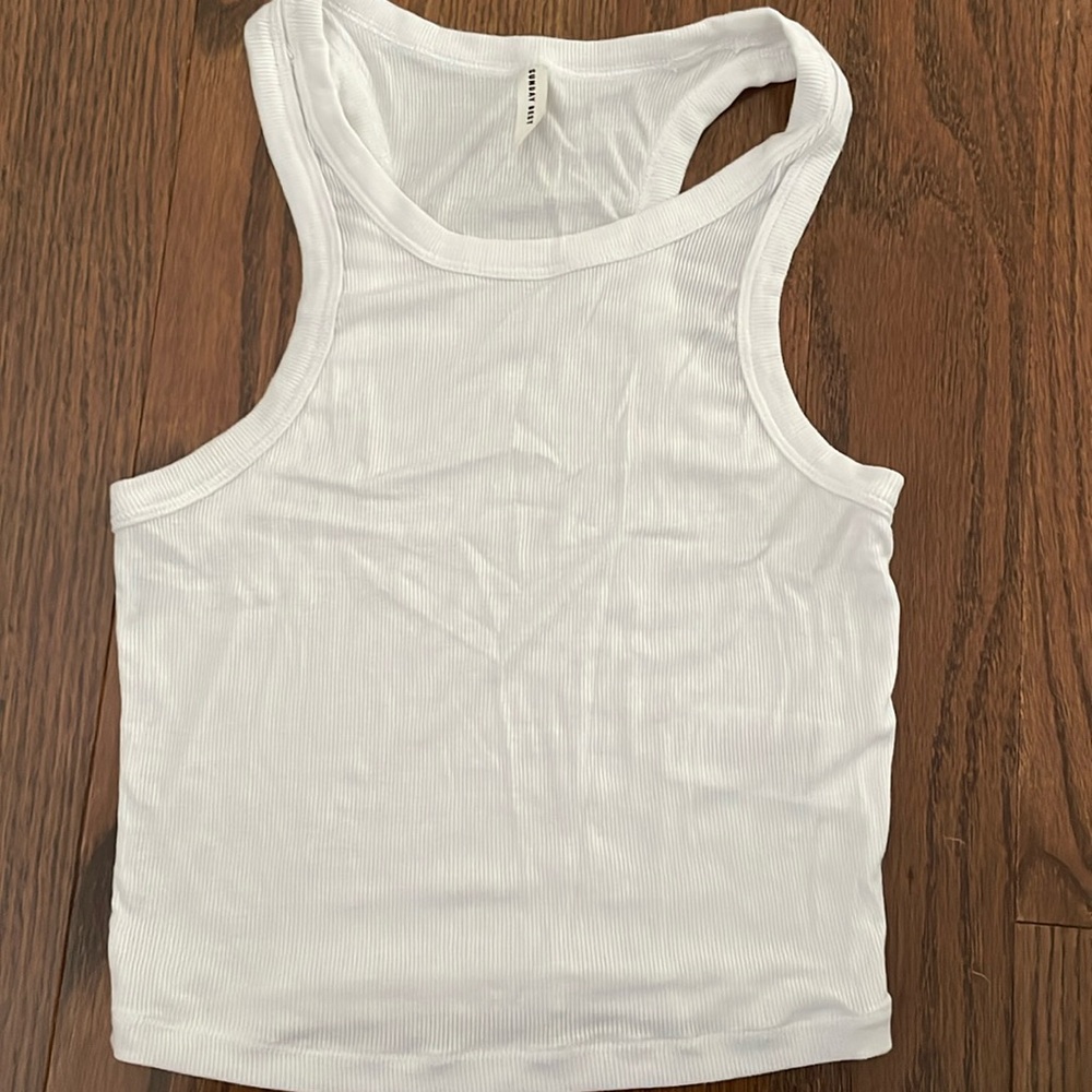 Aritzia Sunday best white tank top